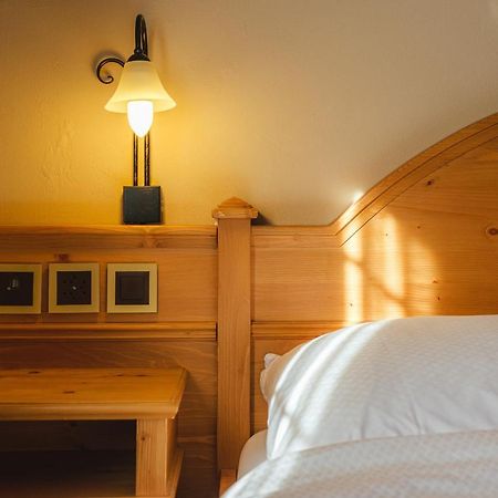 Guesthouse By The Rex Zermatt Exteriör bild