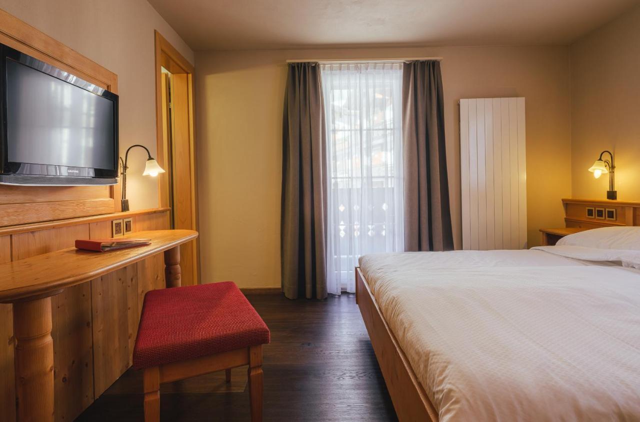 Guesthouse By The Rex Zermatt Exteriör bild