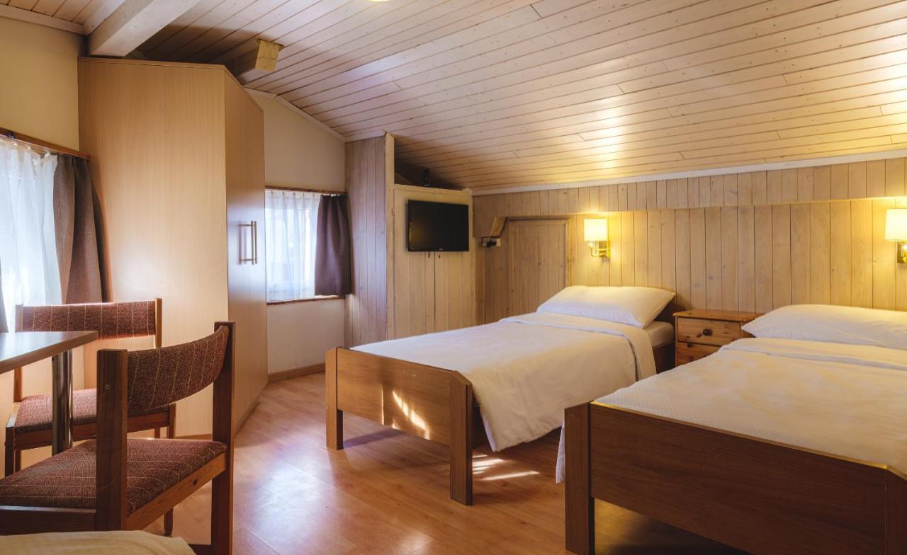 Guesthouse By The Rex Zermatt Exteriör bild
